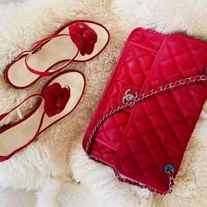 Channel Flip Bag Caviar Leather Good as New.